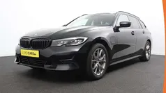 Zwart Gebruikt 2021 BMW 330 Sport Line Stationwagen | € 26.890 (Goede deal)