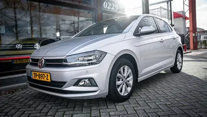 Grijs Gebruikt 2018 VW Polo Highline Hatchback | € 15.450 (Eerlijke prijs)