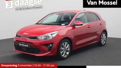 Rood Gebruikt 2022 Kia Rio Hatchback | € 15.900 (Goede deal)