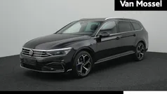 , metallic lak Gebruikt 2022 VW Passat Business Stationwagen | € 26.900 (Eerlijke prijs)