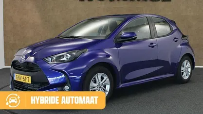 Blauw (metallic) Occasion 2024 Toyota Yaris Hybrid Active Hatchback | € 23.645 (Eerlijke prijs)