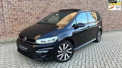 Zwart Gebruikt 2024 VW Touran Highline MPV | € 39.990 (Eerlijke prijs)