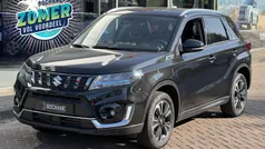 Zwart Gebruikt 2021 Suzuki Vitara Style SUV | € 23.245 (Eerlijke prijs)