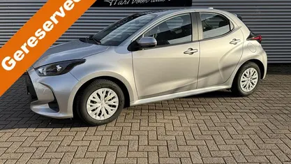 Occasion Toyota Yaris Hybrid Active 2023 Grijs Hatchback