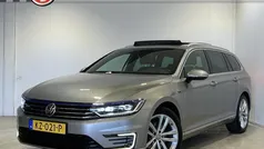 Grijs, metallic lak Gebruikt 2016 VW Passat GTE Stationwagen | € 15.440 (Eerlijke prijs)