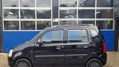 Zwart Gebruikt 2003 Opel Agila Color Edition Hatchback | € 999 (Eerlijke prijs)