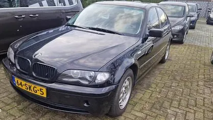 Zwart Gebruikt 2004 BMW 318 Sedan | € 750 (Super prijs)
