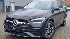 Zwart Gebruikt 2022 Mercedes GLA180 AMG line SUV | € 38.990 (Eerlijke prijs)