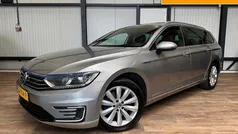 Grijs Gebruikt 2015 VW Passat Highline Stationwagen | € 10.990 (Eerlijke prijs)