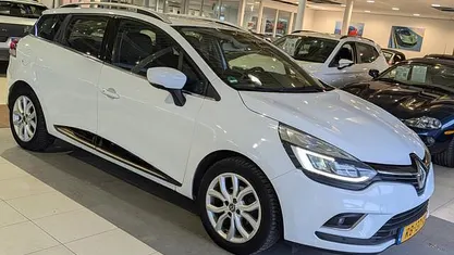 Wit Occasion 2017 Renault Clio GrandTour Intens Stationwagen | € 6.744 (Eerlijke prijs)