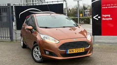 Bruin (metallic) Gebruikt 2017 Ford Fiesta Titanium Hatchback | € 5.250 (Eerlijke prijs)