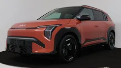Terra cotta (oranje metallic) Nieuw 2025 Kia EV3 4 SUV | € 45.290 (Eerlijke prijs)