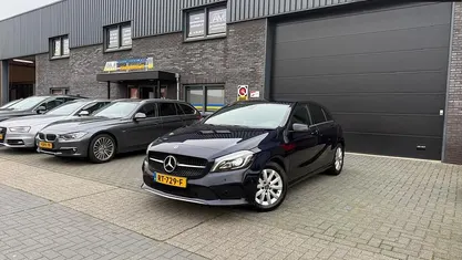 Blauw Occasion 2018 Mercedes A160 Ambition Hatchback | € 15.950 (Eerlijke prijs)