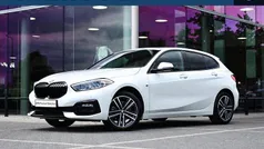 Wit Gebruikt 2022 BMW 118 Executive Hatchback | € 23.750 (Eerlijke prijs)