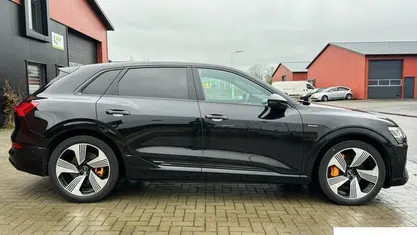 Zwart Gebruikt 2021 Audi e-tron Black Edition SUV | € 34.950 (Super prijs)