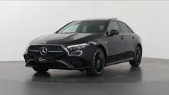 Zwart Nieuw 2025 Mercedes A250 AMG line Sedan | € 52.072 (Iets duurder)