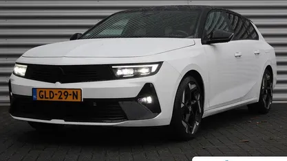 Wit Gebruikt 2024 Opel Astra GSe Stationwagen | € 29.895 (Eerlijke prijs)