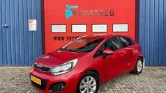 Rood Gebruikt 2012 Kia Rio Hatchback | € 5.750 (Eerlijke prijs)
