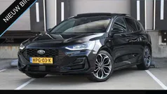 Zwart Gebruikt 2024 Ford Focus ST-Line X Hatchback | € 30.995 (Eerlijke prijs)