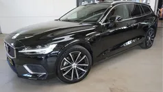 Zwart, metallic lak Gebruikt 2022 Volvo V60 Plus Stationwagen | € 37.950 (Super prijs)
