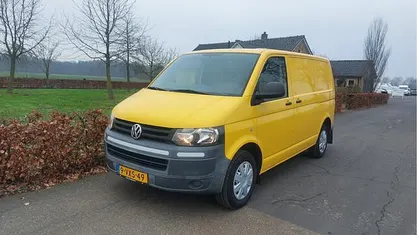 Occasion VW T5 Comfortline 102 PK (75 kW) 2012 Geel Van