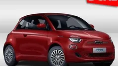 Rood Nieuw 2025 Fiat 500e Urban Hatchback | € 25.333 (Eerlijke prijs)