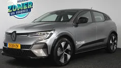 Grijs Gebruikt 2024 Renault Mégane Evolution Hatchback | € 30.295 (Goede deal)