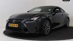Graphite black metallic (donker zwart metallic) Gebruikt 2017 Lexus RC300h Sport Line Coupé | € 35.450 (Eerlijke prijs)