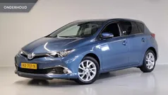 Gebruikt 2016 Toyota Auris Hybrid Executive Hatchback | € 15.749 (Eerlijke prijs)
