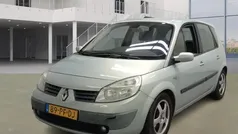Gebruikt 2004 Renault Scénic II Expression MPV | € 850 (Eerlijke prijs)