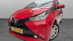 Rood Gebruikt 2016 Toyota Aygo X-wave Hatchback | € 7.750 (Eerlijke prijs)