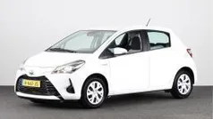 Licht wit Gebruikt 2020 Toyota Yaris Active Hatchback | € 14.945 (Eerlijke prijs)