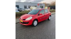 Rood Gebruikt 2006 Renault Clio II Expression Hatchback | € 1.699 (Eerlijke prijs)