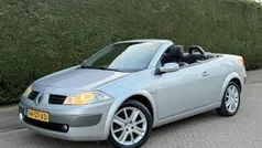 Grijs Gebruikt 2006 Renault Mégane Cabriolet Luxe Cabriolet | € 2.750 (Eerlijke prijs)