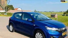 Gebruikt 2023 Dacia Sandero Expression Hatchback | € 17.950 (Eerlijke prijs)