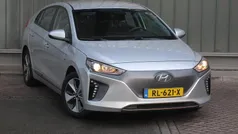 Grijs, metallic lak Gebruikt 2018 Hyundai Ioniq Comfort Hatchback | € 14.950 (Eerlijke prijs)