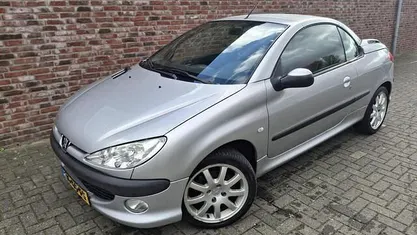 Occasion Peugeot 206 CC 136 PK (100 kW) 2001 Grijs Cabriolet