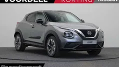 Two tone gunmetal grey / dak carbon black (grijs metallic) Nieuw 2024 Nissan Juke Pack SUV | € 32.442 (Eerlijke prijs)