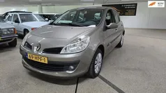 Gebruikt 2009 Renault Clio II Dynamique Hatchback | € 4.450 (Eerlijke prijs)