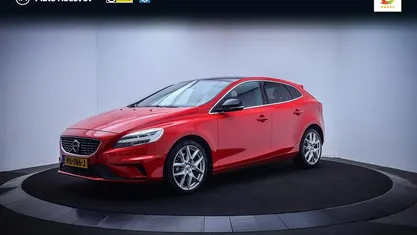 Occasion Volvo V40 Business Edition 2017 Rood Hatchback