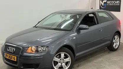 Grijs Occasion 2009 Audi A3 Attraction Hatchback | € 3.749 (Goede deal)