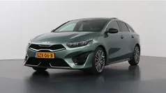 Groen Gebruikt 2025 Kia ProCeed Hatchback | € 39.935 (Eerlijke prijs)