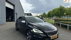 Zwart Gebruikt 2019 Volvo V40 Stationwagen | € 16.950 (Eerlijke prijs)