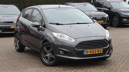 Grijs Gebruikt 2015 Ford Fiesta Titanium Hatchback | € 8.950 (Eerlijke prijs)