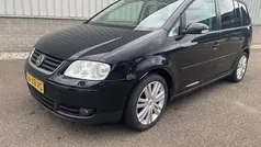 Zwart Gebruikt 2006 VW Touran Highline MPV | € 2.000 (Eerlijke prijs)