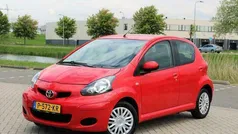 Rood Gebruikt 2009 Toyota Aygo Comfort Hatchback | € 3.999 (Eerlijke prijs)