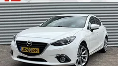 Wit Gebruikt 2016 Mazda 3 Hatchback | € 11.748 (Eerlijke prijs)