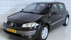 Gebruikt 2003 Renault Mégane II Luxe Hatchback | € 1.750 (Eerlijke prijs)