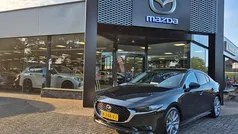 Gebruikt 2022 Mazda 3 Sportive Sedan | € 23.950 (Eerlijke prijs)