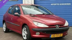 Rood Gebruikt 1999 Peugeot 206 Hatchback | € 1.650 (Eerlijke prijs)